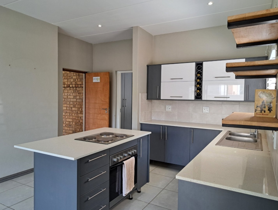 To Let 2 Bedroom Property for Rent in Hyde Park Gauteng