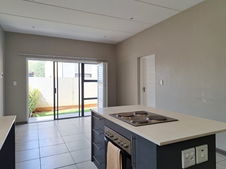 To Let 2 Bedroom Property for Rent in Hyde Park Gauteng