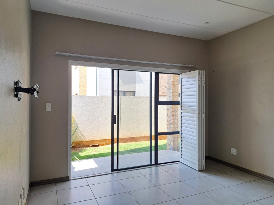 To Let 2 Bedroom Property for Rent in Hyde Park Gauteng