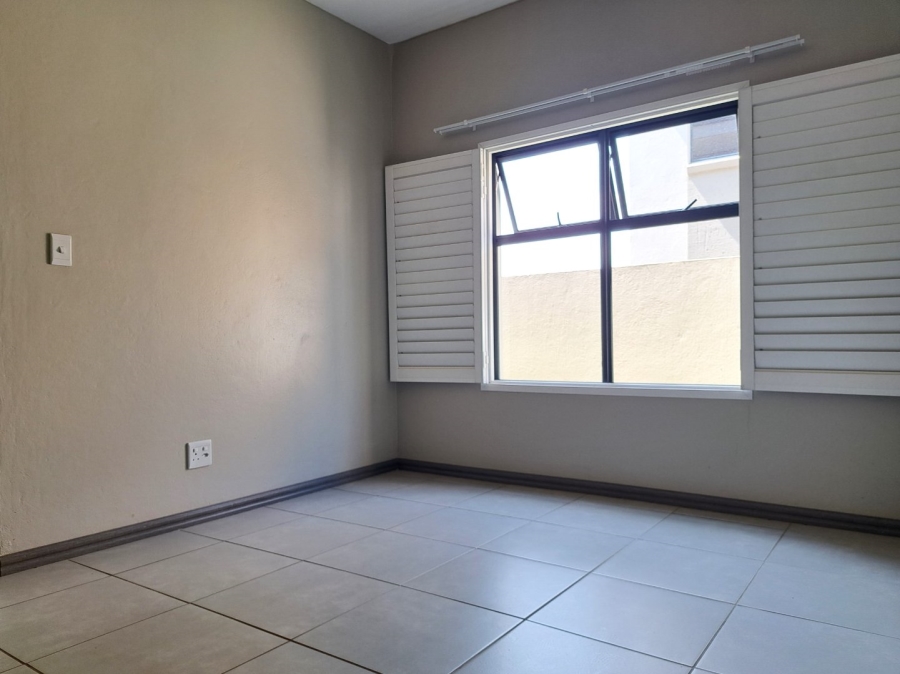 To Let 2 Bedroom Property for Rent in Hyde Park Gauteng