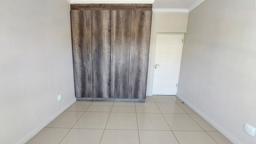 To Let 2 Bedroom Property for Rent in Crowthorne AH Gauteng