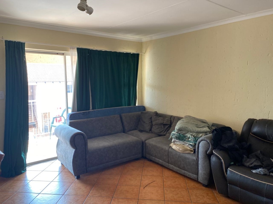 2 Bedroom Property for Sale in Rensburg Gauteng