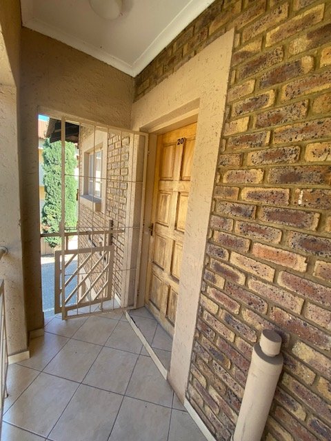 1 Bedroom Property for Sale in Rensburg Gauteng