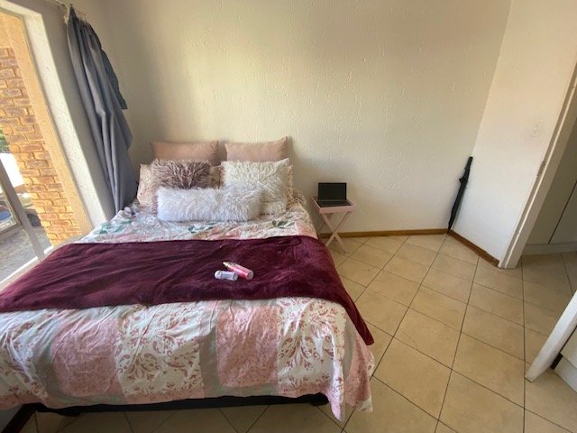 1 Bedroom Property for Sale in Rensburg Gauteng