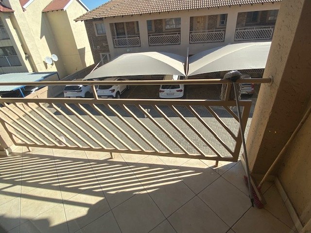 1 Bedroom Property for Sale in Rensburg Gauteng