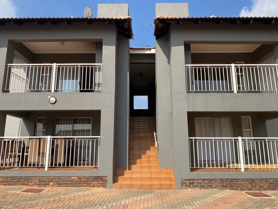 2 Bedroom Property for Sale in Rensburg Gauteng