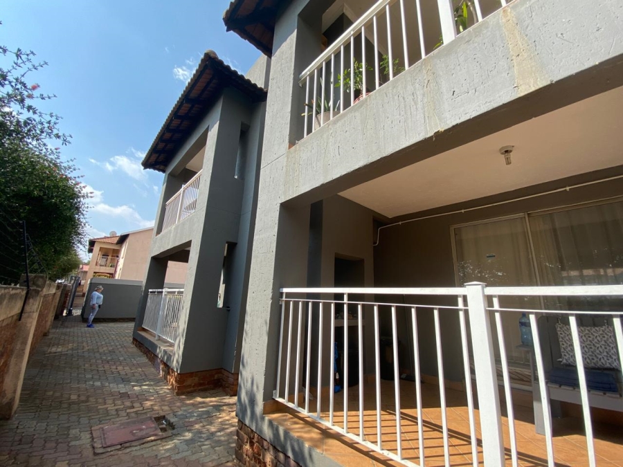 2 Bedroom Property for Sale in Rensburg Gauteng