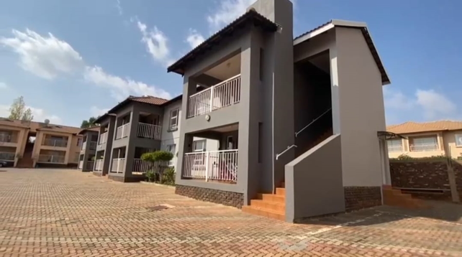 2 Bedroom Property for Sale in Rensburg Gauteng