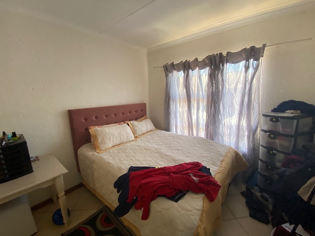 1 Bedroom Property for Sale in Rensburg Gauteng