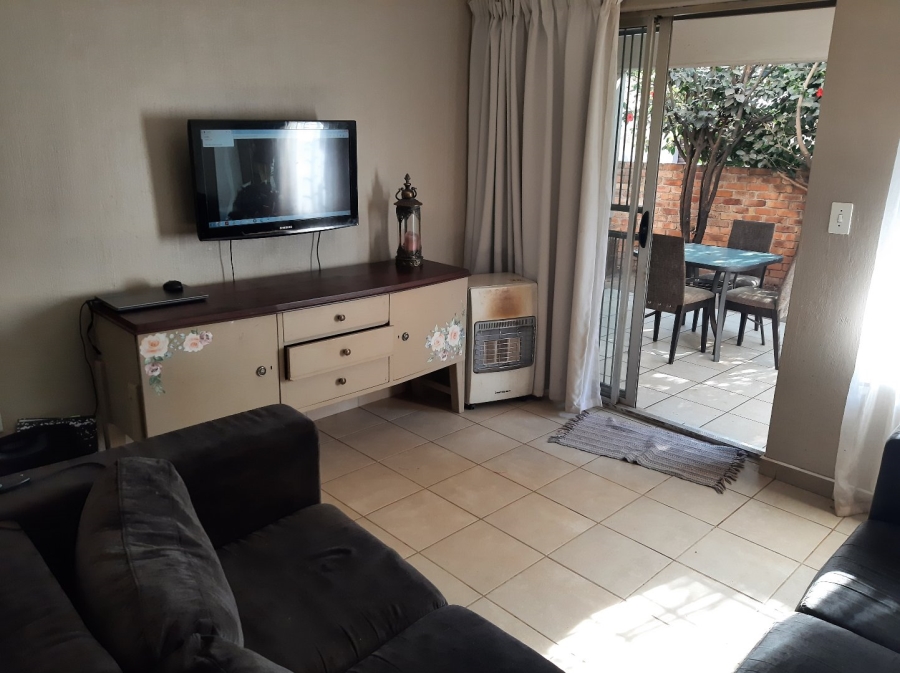  Bedroom Property for Sale in Rooihuiskraal North Gauteng