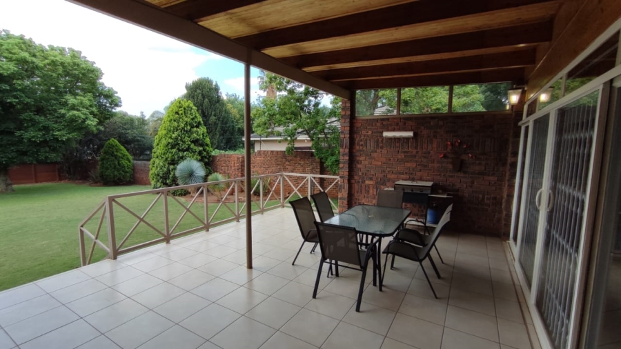 4 Bedroom Property for Sale in Eldoraigne Gauteng