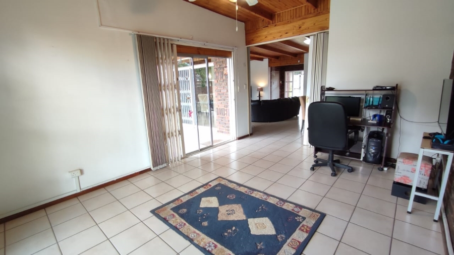 4 Bedroom Property for Sale in Eldoraigne Gauteng