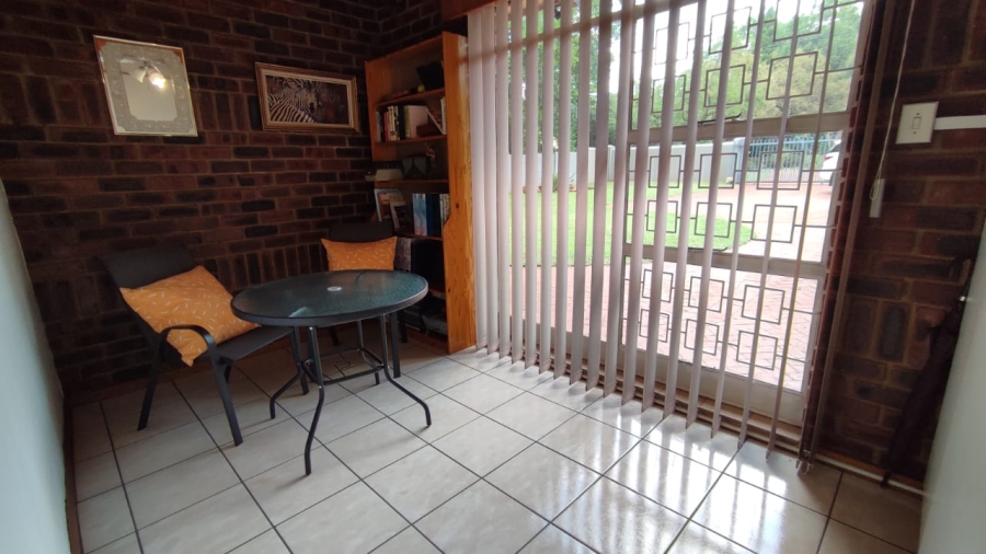 4 Bedroom Property for Sale in Eldoraigne Gauteng