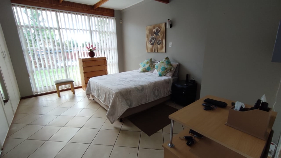 4 Bedroom Property for Sale in Eldoraigne Gauteng