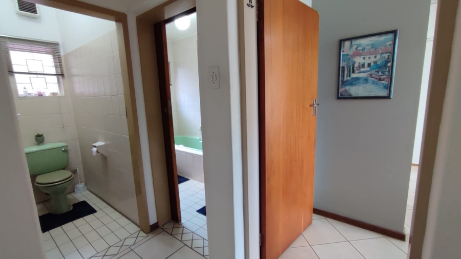 4 Bedroom Property for Sale in Eldoraigne Gauteng