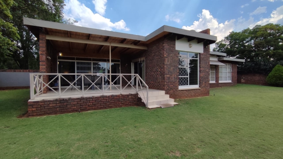 4 Bedroom Property for Sale in Eldoraigne Gauteng