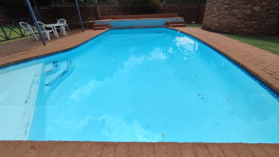 4 Bedroom Property for Sale in Eldoraigne Gauteng