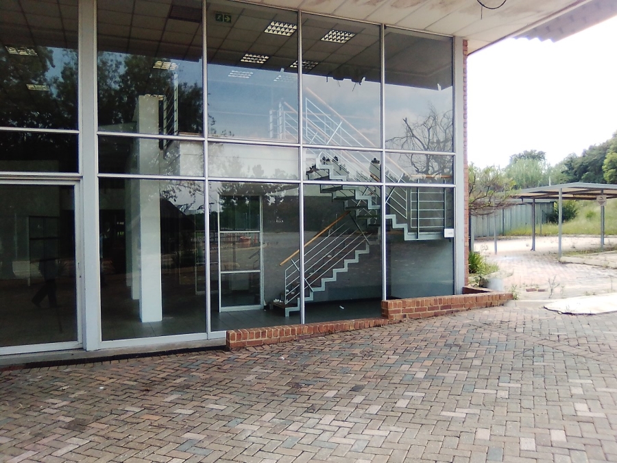 To Let commercial Property for Rent in Halfway House Gauteng