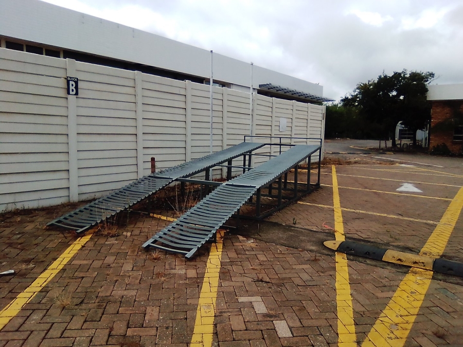 To Let commercial Property for Rent in Halfway House Gauteng