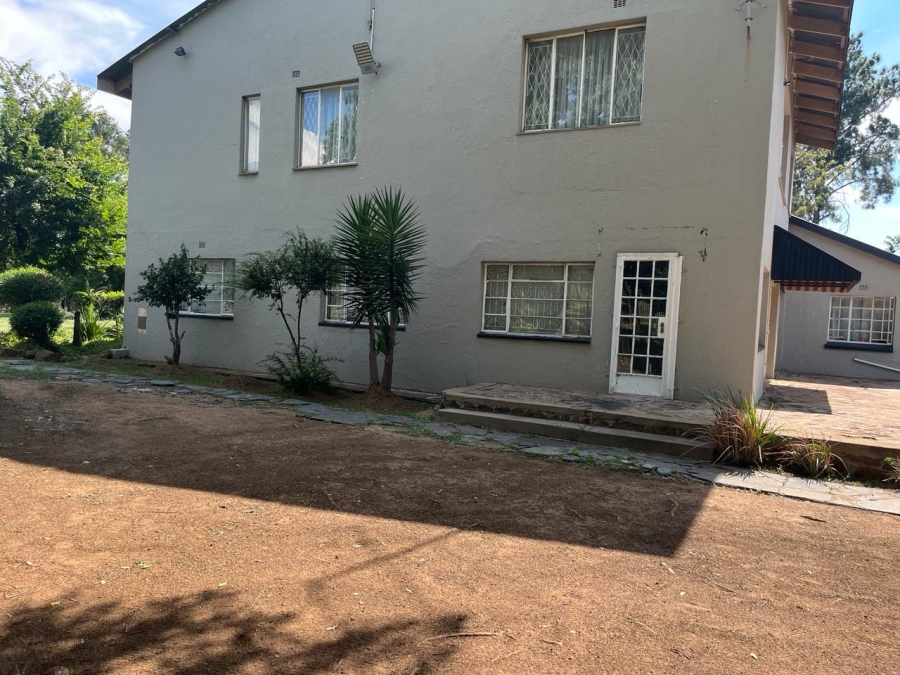 5 Bedroom Property for Sale in Eikenhof Gauteng