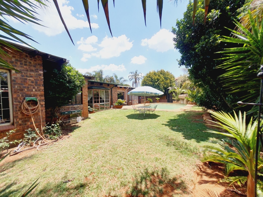 4 Bedroom Property for Sale in Pierre Van Ryneveld Gauteng