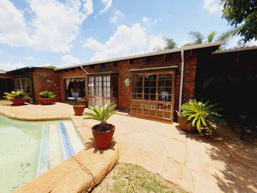 4 Bedroom Property for Sale in Pierre Van Ryneveld Gauteng