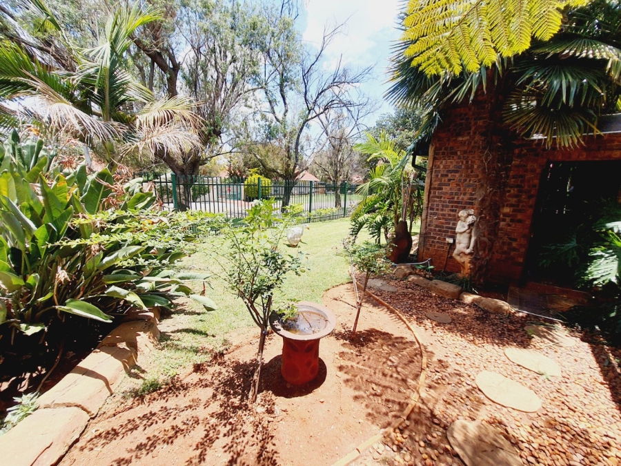 4 Bedroom Property for Sale in Pierre Van Ryneveld Gauteng