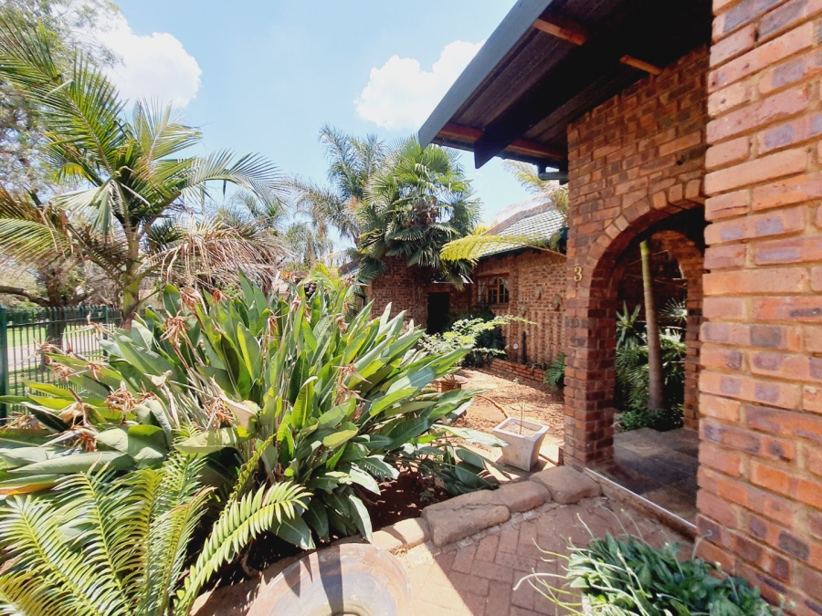 4 Bedroom Property for Sale in Pierre Van Ryneveld Gauteng