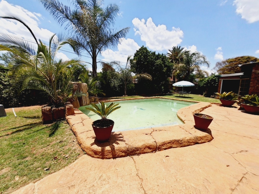 4 Bedroom Property for Sale in Pierre Van Ryneveld Gauteng