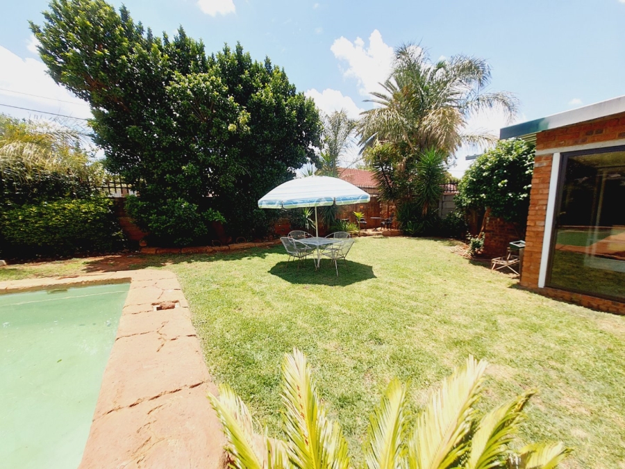 4 Bedroom Property for Sale in Pierre Van Ryneveld Gauteng