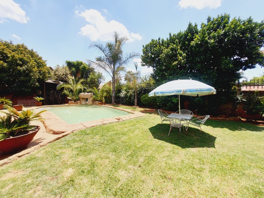 4 Bedroom Property for Sale in Pierre Van Ryneveld Gauteng