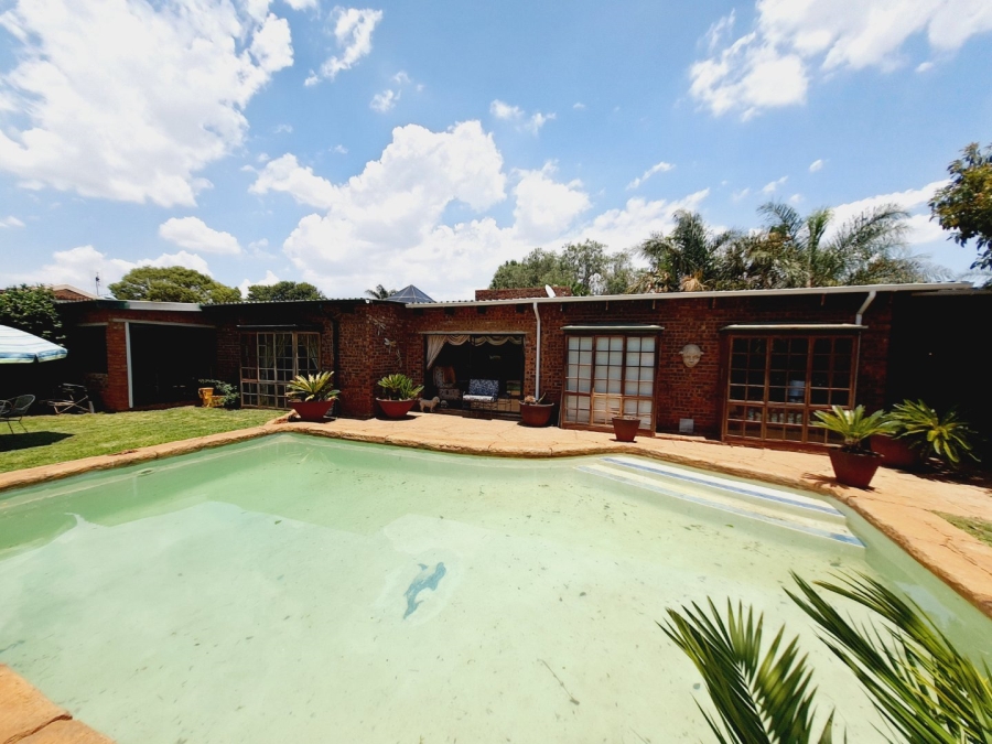 4 Bedroom Property for Sale in Pierre Van Ryneveld Gauteng