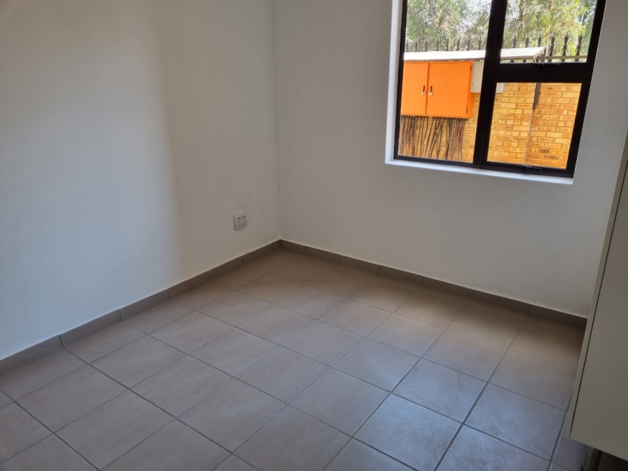 To Let 2 Bedroom Property for Rent in Albertsdal Gauteng