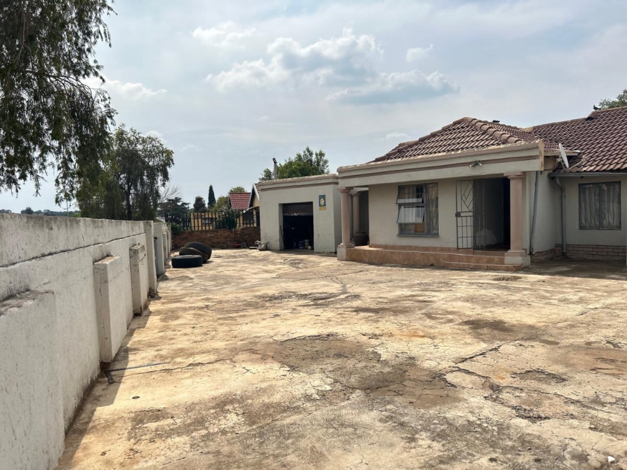 4 Bedroom Property for Sale in Dalpark Gauteng