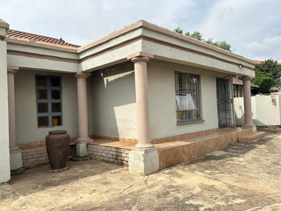 4 Bedroom Property for Sale in Dalpark Gauteng