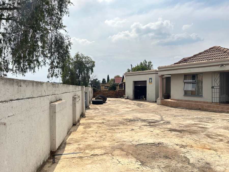 4 Bedroom Property for Sale in Dalpark Gauteng