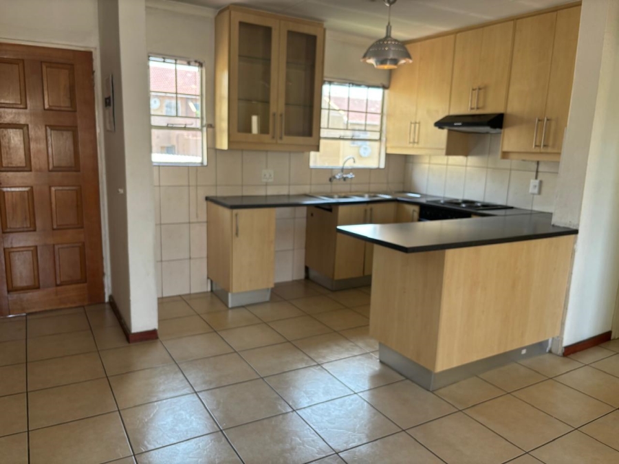 To Let 1 Bedroom Property for Rent in Vorna Valley Gauteng