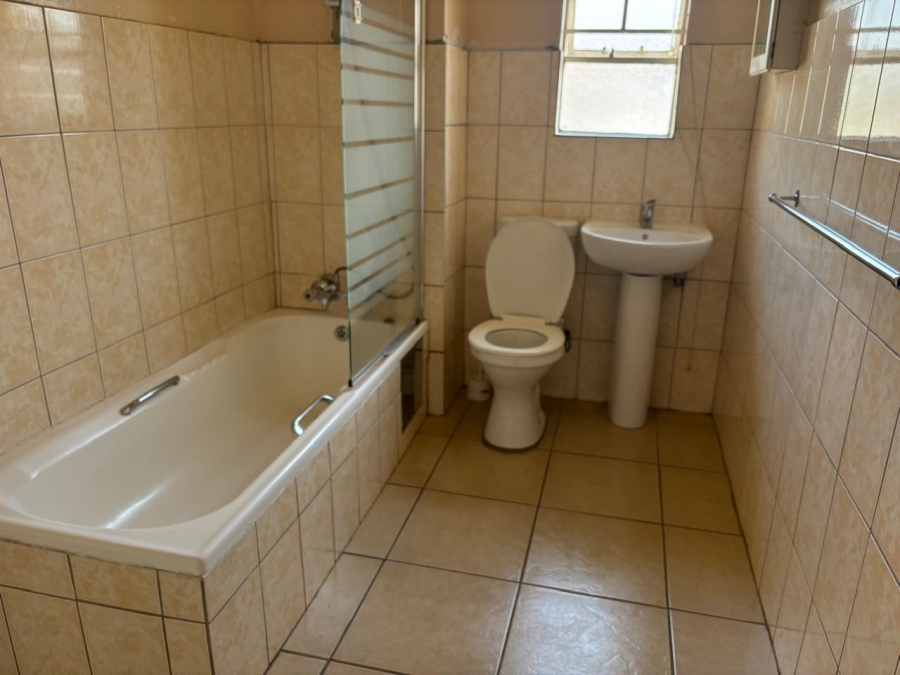 To Let 1 Bedroom Property for Rent in Vorna Valley Gauteng