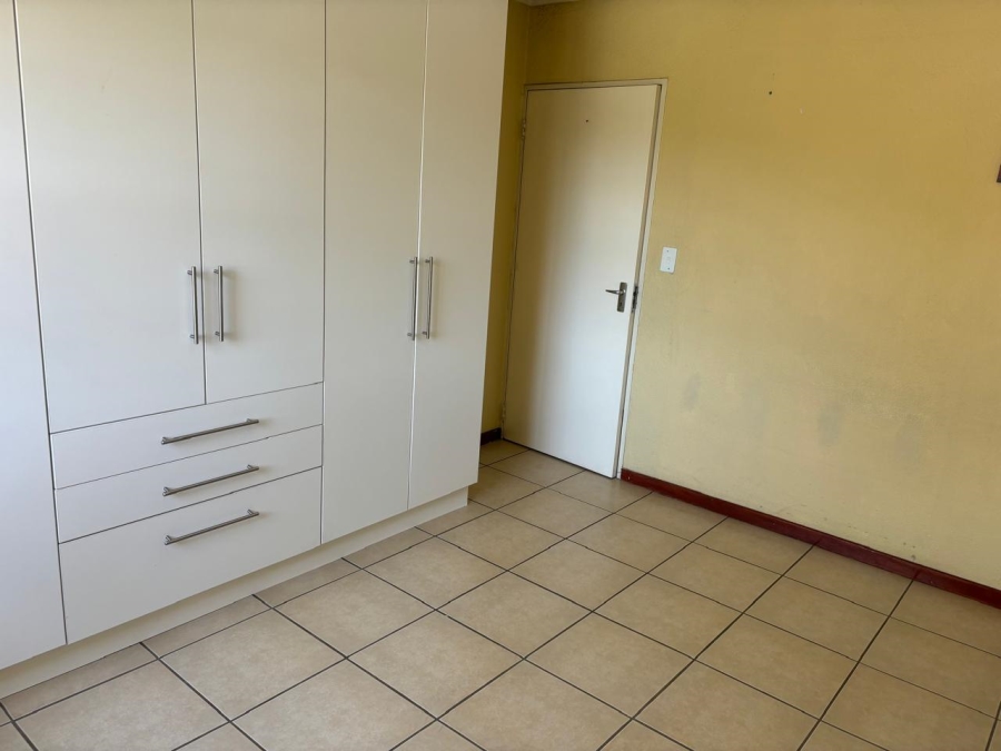 To Let 1 Bedroom Property for Rent in Vorna Valley Gauteng