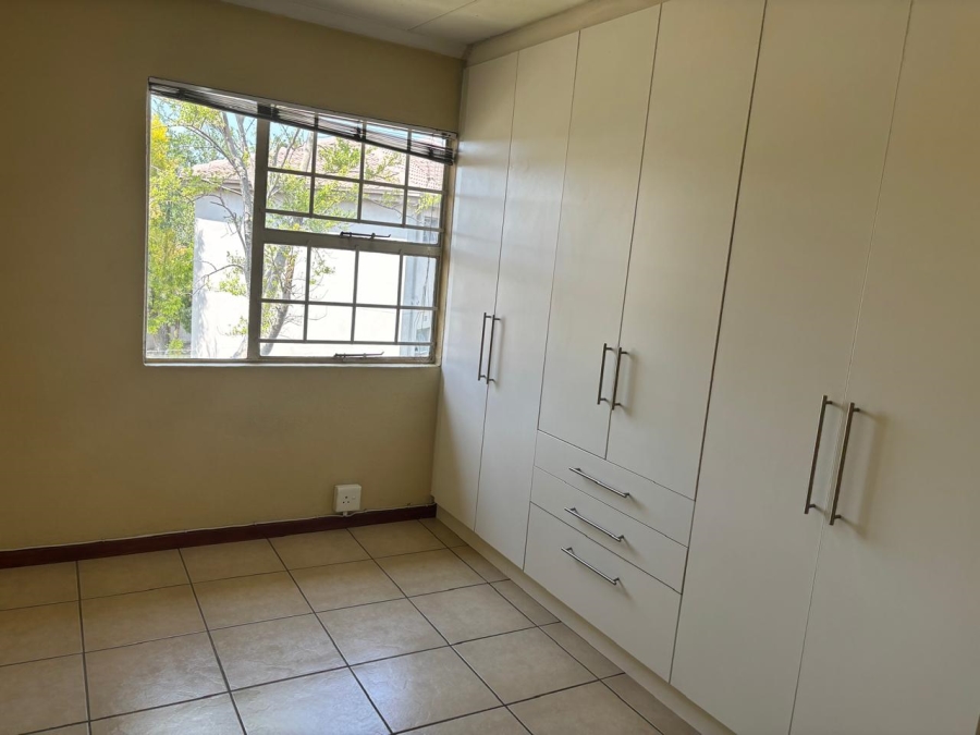 To Let 1 Bedroom Property for Rent in Vorna Valley Gauteng