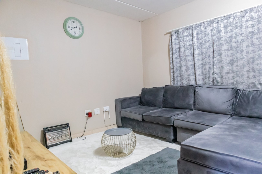 1 Bedroom Property for Sale in Honeypark Gauteng