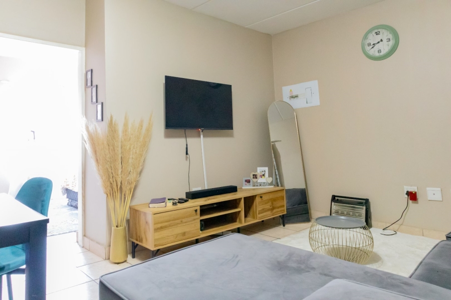 1 Bedroom Property for Sale in Honeypark Gauteng