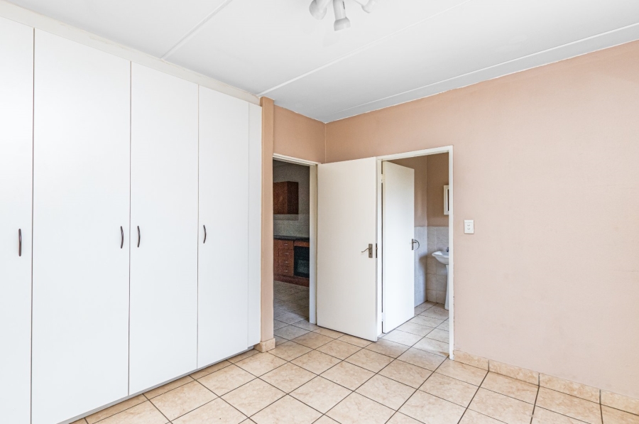 1 Bedroom Property for Sale in Honeypark Gauteng