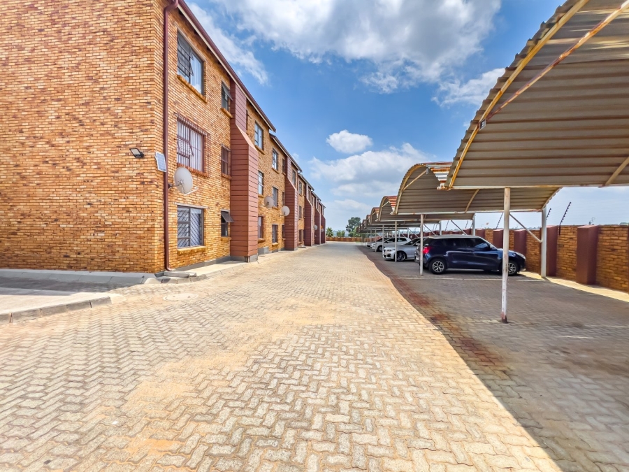 1 Bedroom Property for Sale in Honeypark Gauteng