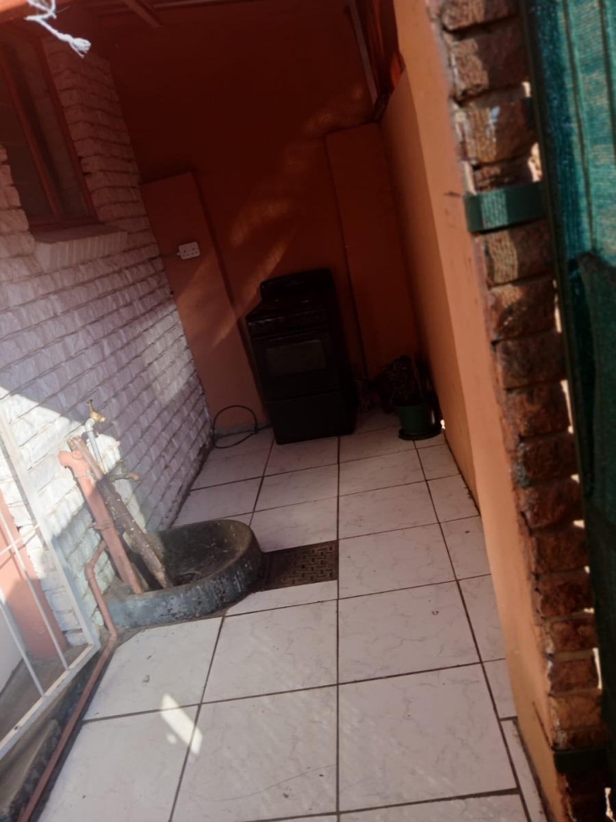 1 Bedroom Property for Sale in Hermanstad Gauteng