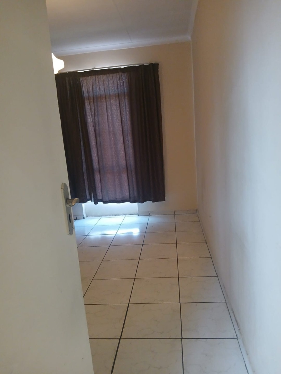 1 Bedroom Property for Sale in Hermanstad Gauteng