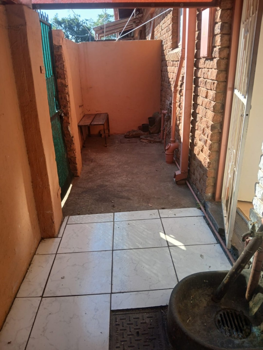 1 Bedroom Property for Sale in Hermanstad Gauteng