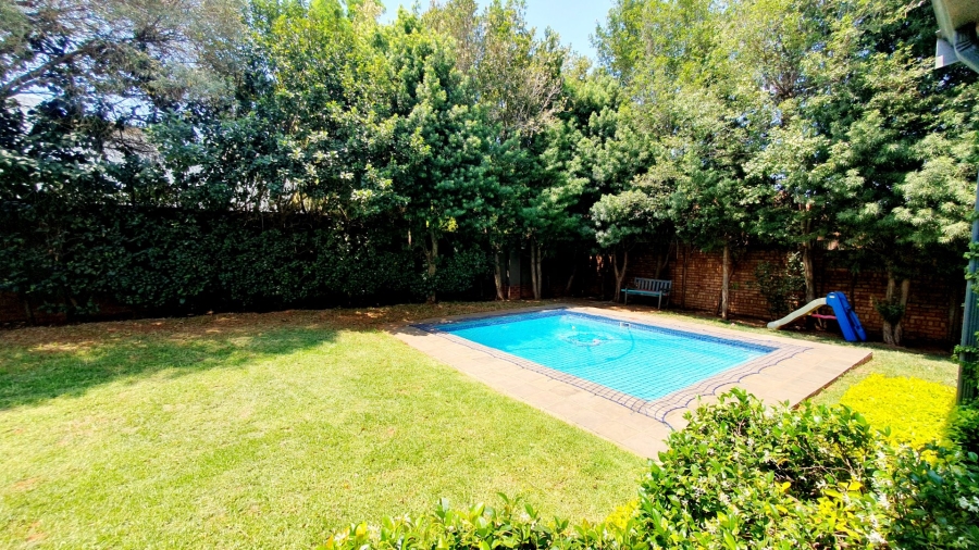 To Let 4 Bedroom Property for Rent in The Wilds Gauteng