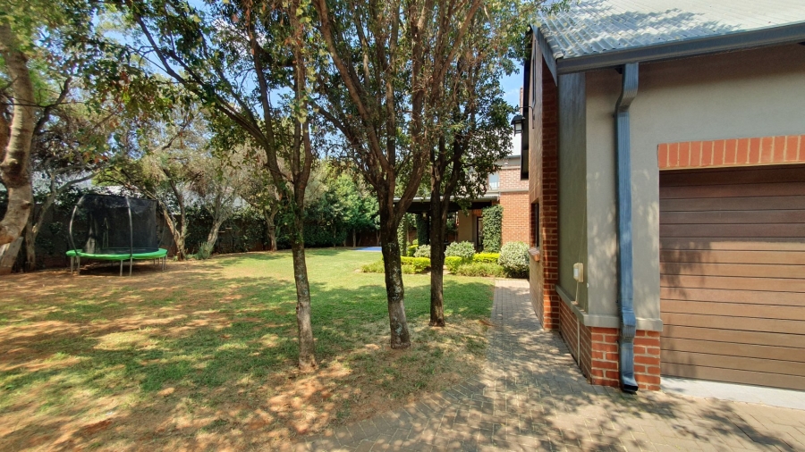 To Let 4 Bedroom Property for Rent in The Wilds Gauteng