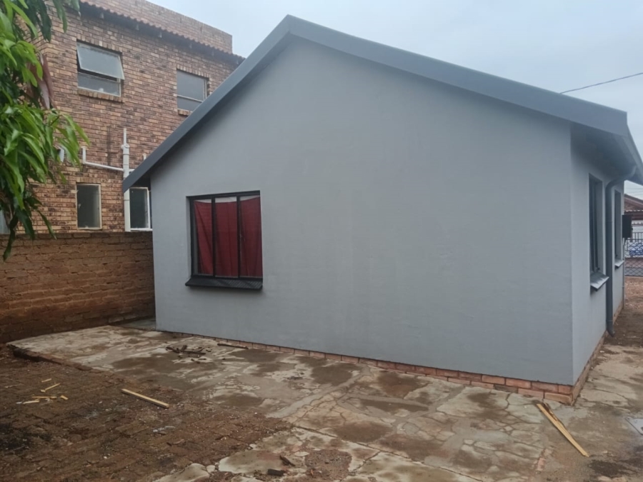 2 Bedroom Property for Sale in Soshanguve FF Gauteng